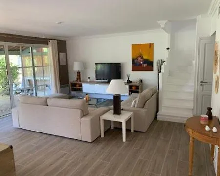 Les Restanques Maison Du 4 * 格里莫