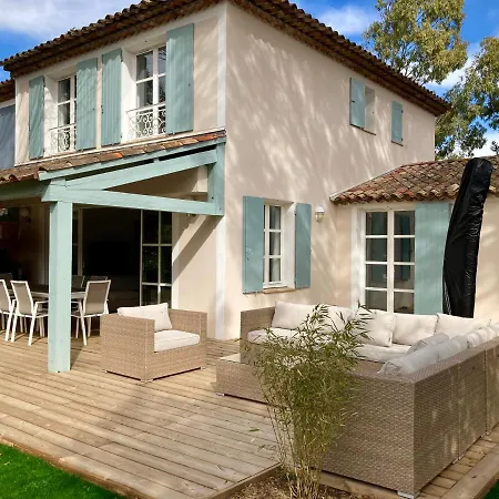 Les Restanques Maison Du 4 Holiday home *