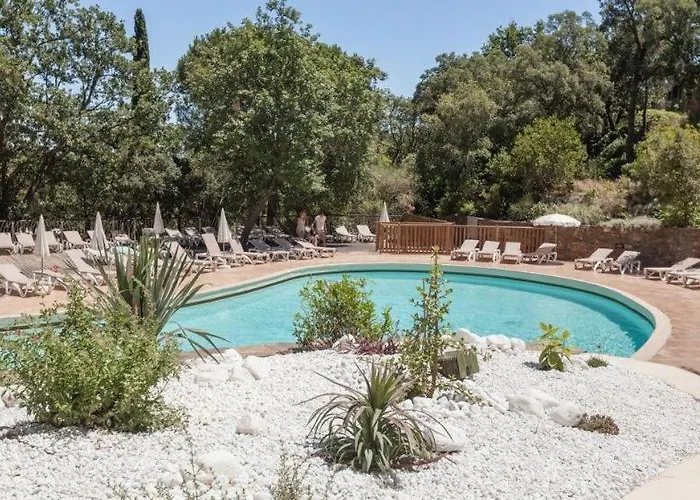 בית נופש Les Restanques Maison Du 4 *